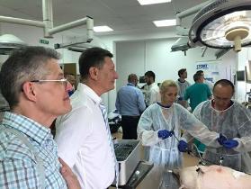 Зав. отделением онкоурологического отделения ФМБЦ им. А.И. Бурназяна В.П. Сергеев с коллегами провел показательную операцию в рамках международного учебного курса по передовой лапароскопии (CLERU) в Румынии.