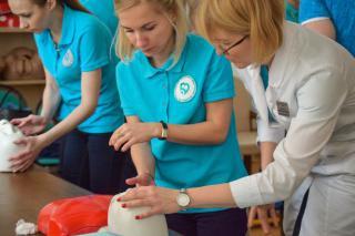 Медсестры КДЦ педиатрии ФМБЦ им. А.И. Бурназяна прошли тренинг по оказанию неотложной помощи детям в условиях школы.