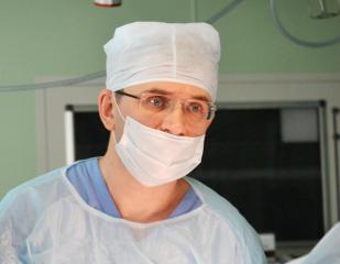 Хирурги центра хирургии и трансплантологи ФМБЦ им. А.И. Бурназяна впервые в России выполнили операцию ALPPS  - двухэтапную резекцию печени в варианте расширенной левосторонней гемигепатэктомии.