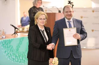 В рамках  расширенного заседания Итоговой коллегии ФМБА России прошла церемония вручения правительственных и межведомственных наград сотрудникам подведомственных учреждений Агентства