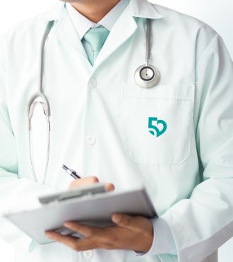 Врачи Федерального медицинского биофизического центра им. А.И.Бурназяна ФМБА России спасли пациента, который много лет ходил с растущей опухолью