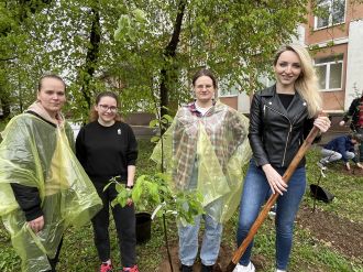 Сотрудники Центра присоединились к патриотической акции "Сады Победы"