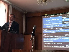 Ведущий российский эксперт в области пульмонологии, профессор Зайцев выступил с лекцией о современных подходах к терапии ХОБЛ в ФМБЦ им А.И. Бурназяна.