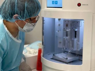 Сотрудники Центра биомедицинских и аддитивных технологий ФМБЦ им.А.И. Бурназяна ФМБА России подтвердили аттестацию в Минздраве России по производству биомедицинских клеточных продуктов