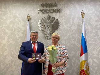 Сотрудникам Центра вручили юбилейную медаль, посвященную 100-летию образования госоргана в сфере физкультуры и спорта