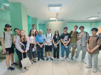 Знакомство с лабораториями ФМБЦ им. А.И. Бурназяна