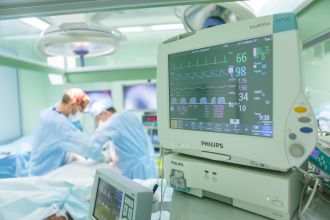 Хирурги ГНЦ ФМБЦ им. А.И. Бурназяна ФМБА России удалили огромную опухоль кожи у пожилой пациентки