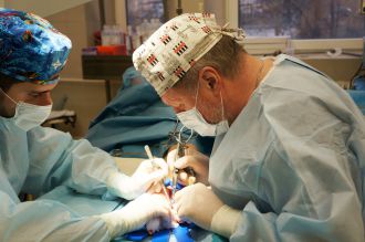 Впервые в ФМБЦ им. А.И. Бурназяна хирурги провели аутотрансплантацию пальца на реципиентную зону после лучевого поражения