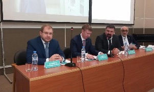 В ФМБЦ им. А.И. Бурназяна прошел ежегодный мастер-класс с международным участием. В 2017 году тема мероприятия - "Аденома предстательной железы: от терапии к хирургии".