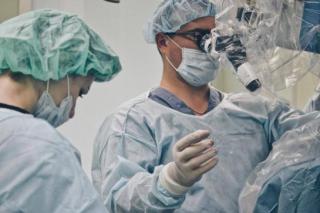 21-22 февраля 2018 года ФМБЦ им. А.И. Бурназяна и Международная школа постдипломного образования "Эскулап академия"  проведут мастер-класс для врачей-нейрохирургов "Интравентикулярная нейроэндоскопия. Живая хирургия".