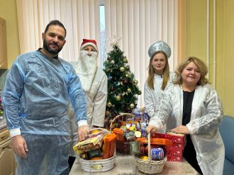 Военнослужащих, которые находятся на лечении и реабилитации в ГНЦ ФМБЦ им. А.И. Бурназяна ФМБА России, поздравили с наступающим Новым годом