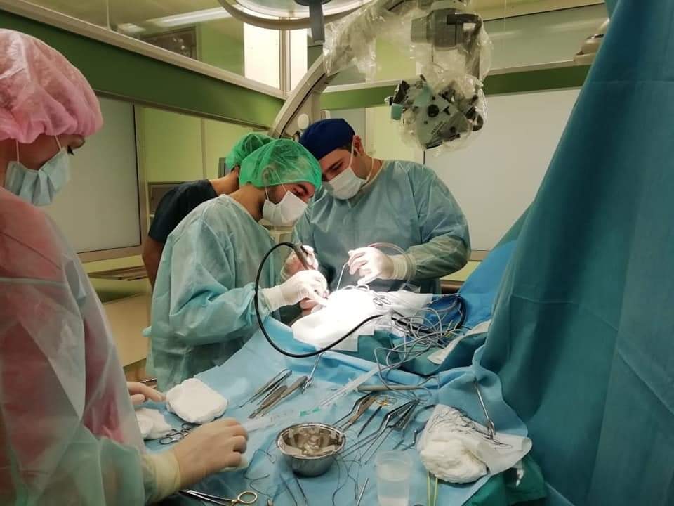 Нейрохирургическое отделение ФМБЦ им А.И. Бурназяна ФМБА России принимает пациентов на лечение в полном объёме и проводит все необходимые нейрохирургические вмешательства