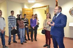 В рамках сотрудничества ФМБЦ им. А.И. Бурназяна с вузами столицы прошли первые экскурсии в музее Центра для студентов экологического факультета РУДН.