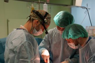 В Центре хирургии и трансплантологии ФМБЦ им. А.И. Бурназяна ФМБА России тестируют умные очки для дистанционных консультаций между врачами