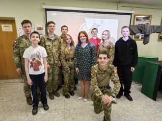 Врач-гематолог ФМБЦ им.А.И. Бурназяна Ангелина Бахтина на встрече с кадетами рассказала о развитии и важности донорского движения в стране