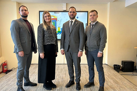 Научный сотрудник ГНЦ ФМБЦ им.А.И.Бурназяна ФМБА России на встрече с депутатом Госдумы Александром Мажугой