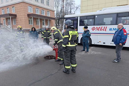 В ФМБЦ им.А.И. Бурназяна прошли командно-штабные учения МЧС
