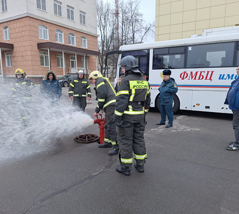 В ФМБЦ им.А.И. Бурназяна прошли командно-штабные учения МЧС