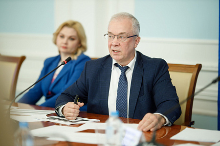 Сотрудники Центра профпатологии  ГНЦ ФМБЦ им.А.И. Бурназяна ФМБА России  приняли участие в экспертной дискуссии «Женщины в экономике и сфере труда: новые роли, права, возможности»