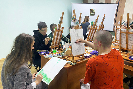 Для военнослужащих, находящихся на лечении и реабилитации в Центре, провели арт-терапию