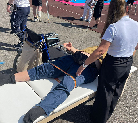 Сотрудники ФМБЦ им.А.И. Бурназяна продемонстрировали разработанный комплекс упражнений для военнослужащих в рамках Паралимпийского урока