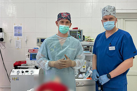 Завотделением челюстно-лицевой и костно-пластической хирургии Тихон Серебров принял участие в благотворительной акции "Операция Улыбка"