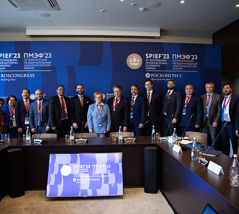 Вероника Скворцова поздравила коллектив ФМБА России с 76-летием