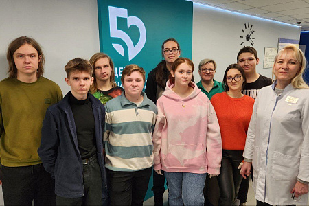 Центр биомедицинских и аддитивных технологий посетили учащиеся московской школы