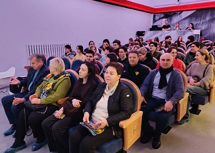 Сотрудники ГНЦ ФМБЦ им. А.И. Бурназяна ФМБА России приняли участие в киновечере «Имя тебе — Победитель», посвящённом Дню защитника Отечества.