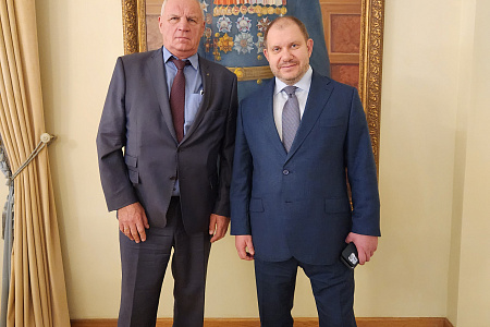 Генеральный директор ФМБЦ им. А.И. Бурназяна Александр Самойлов  выступил с докладом на выездном заседании Бюро отделения медицинских наук РАН