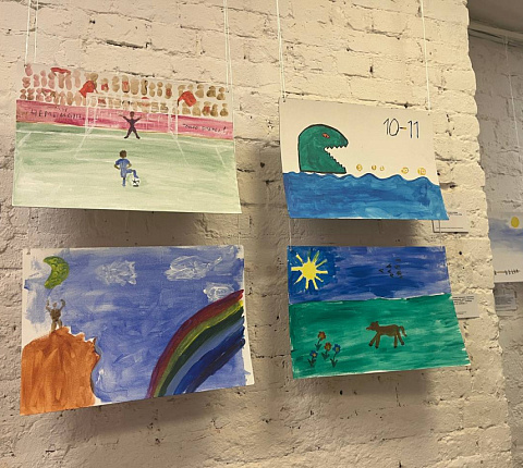 Творческие работы военнослужащих, которые находятся на лечении и реабилитации в ФМБЦ им.А.И. Бурназяна, представлены на выставке «Мы вместе! Своя сила в искусстве»