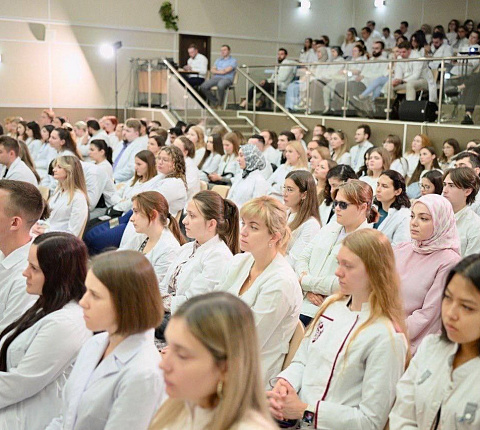 Руководитель ФМБА России Вероника Скворцова поздравила с Днем знаний ординаторов и аспирантов ФМБЦ им. А.И. Бурназяна