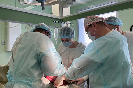 Хирурги ФМБЦ им.А. И. Бурназяна удалили опухоль весом почти в 20 кг