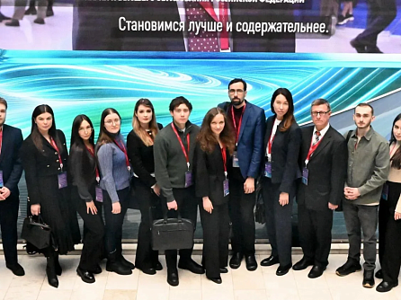 Ординаторы медико-биологического университета инноваций и непрерывного образования ФГБУ ГНЦ ФМБЦ имени А.И. Бурназяна ФМБА Росси приняли участие в Форуме будущих технологий