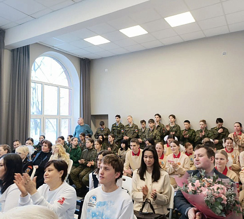 Коллектив ГНЦ ФМБЦ им.А.И.Бурназяна ФМБА России поздравил ветерана Центра Валентину Минаева со 105-летним юбилеем