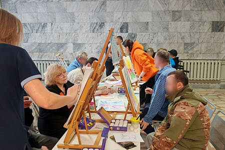 Для военнослужащих, находящих на лечении и реабилитации в ГНЦ ФМБЦ им.А.И.Бурназяна ФМБА России, прошел сеанс арт-терапии 