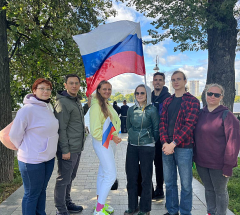 Молодежный совет ЦФО ФМБА России присоединился к масштабному шествию ко Дню государственного флага России