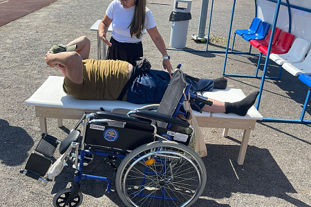 Сотрудники ФМБЦ им.А.И. Бурназяна продемонстрировали разработанный комплекс упражнений для военнослужащих в рамках Паралимпийского урока