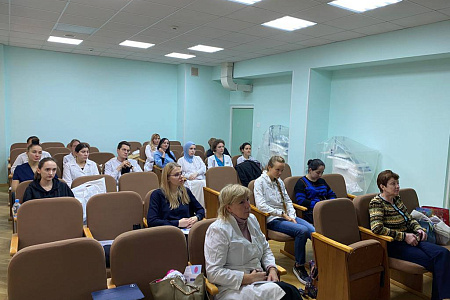 В ФМБЦ им. А.И. Бурназяна прошел мастер-класс по ботулинотерапии