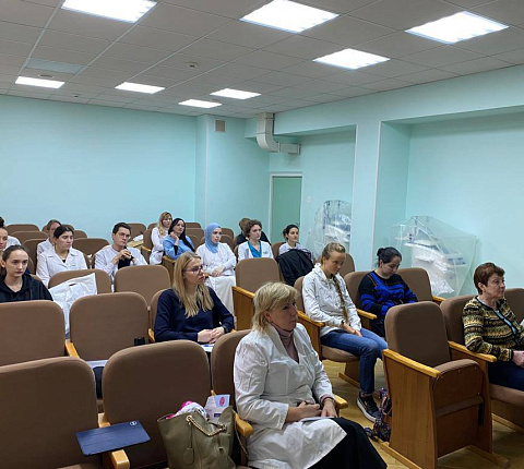 В ФМБЦ им. А.И. Бурназяна прошел мастер-класс по ботулинотерапии