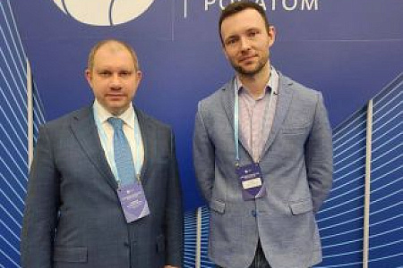 Генеральный директор ФМБЦ им. А.И. Бурназяна ФМБА России Александр Самойлов обратился с приветствием к участникам Всероссийского форума «РАДИОФАРМАЦЕВТИКА – РАДИОФАРМИНДУСТРИЯ – ЯДЕРНАЯ МЕДИЦИНА – 2025»