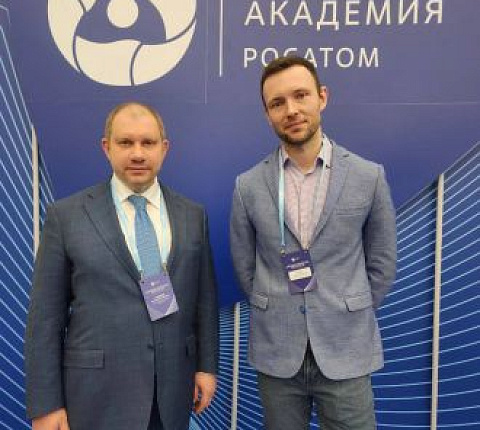 Генеральный директор ФМБЦ им. А.И. Бурназяна ФМБА России Александр Самойлов обратился с приветствием к участникам Всероссийского форума «РАДИОФАРМАЦЕВТИКА – РАДИОФАРМИНДУСТРИЯ – ЯДЕРНАЯ МЕДИЦИНА – 2025»