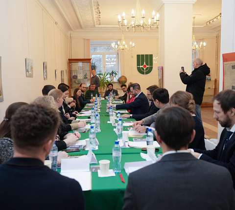 Научный сотрудник Центра Павел Сурин принял участие в круглом столе, приуроченном ко Дню российской науки