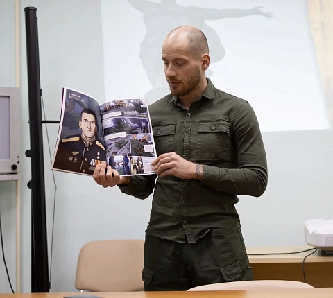 О службе и выборе в жизни: в канун воссоединения Крыма с Россией в ГНЦ ФМБЦ им.А.И.Бурназяна ФМБА России состоялся  проект «Диалог с Героем» 