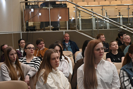 В ФМБЦ им.А.И.Бурназяна состоялось торжественное мероприятие, посвященное 80-летию Победы в Великой Отечественной войне