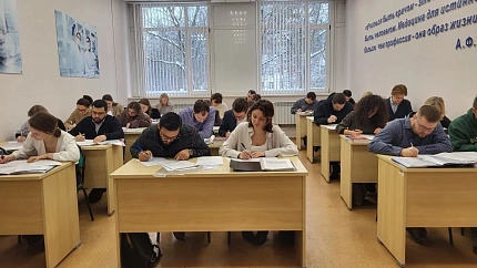 В Медико-биологическом университете инноваций и непрерывного образования успешно прошел кандидатский экзамен по иностранному языку