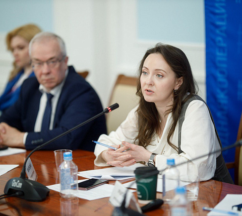 Сотрудники Центра профпатологии  ГНЦ ФМБЦ им.А.И. Бурназяна ФМБА России  приняли участие в экспертной дискуссии «Женщины в экономике и сфере труда: новые роли, права, возможности»