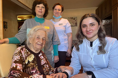 Специалисты ФМБЦ им.А.И. Бурназяна ФМБА России провели диспансеризацию ветерана Великой Отечественной войны