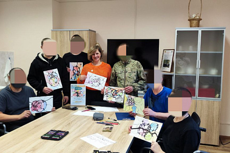 Специалисты ФМБЦ им.А.И. Бурназяна и «Лисена Арт» провели арт-терапию для военнослужащих
