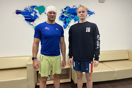 Генеральный директор ФМБЦ им.А.И. Бурназяна Александр Самойлов помог исполнить мечту 13-летнего школьника из Москвы